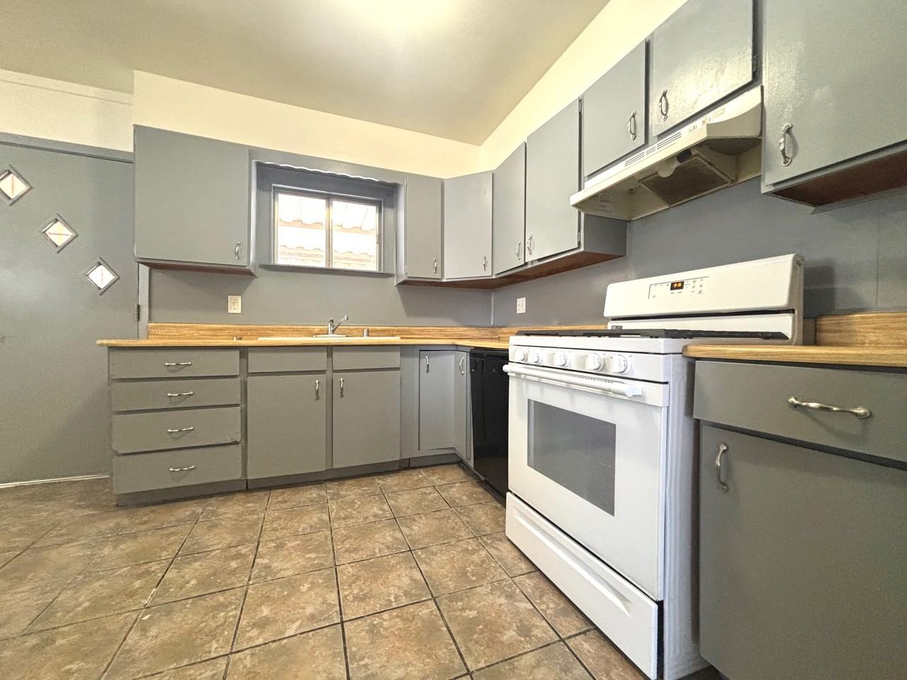 5220 Apple Valley Lane #1 - Photo 4 of 16