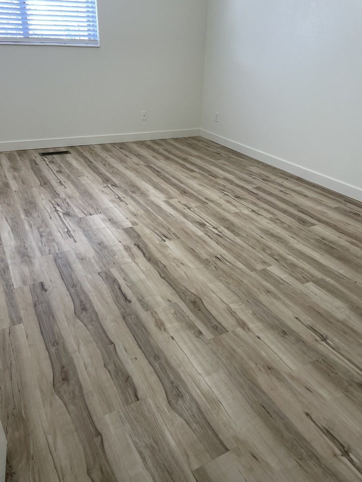 89 South Valley Drive #33 - Photo 2 of 6