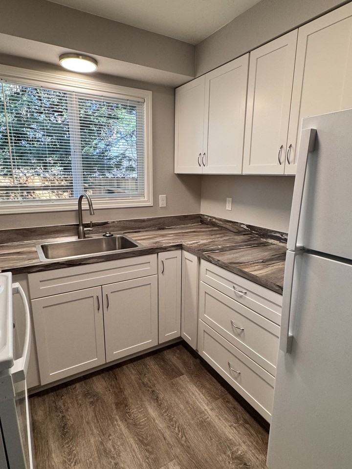 2392 Northeast Carolyn Court #2R2 - Photo 2 of 18