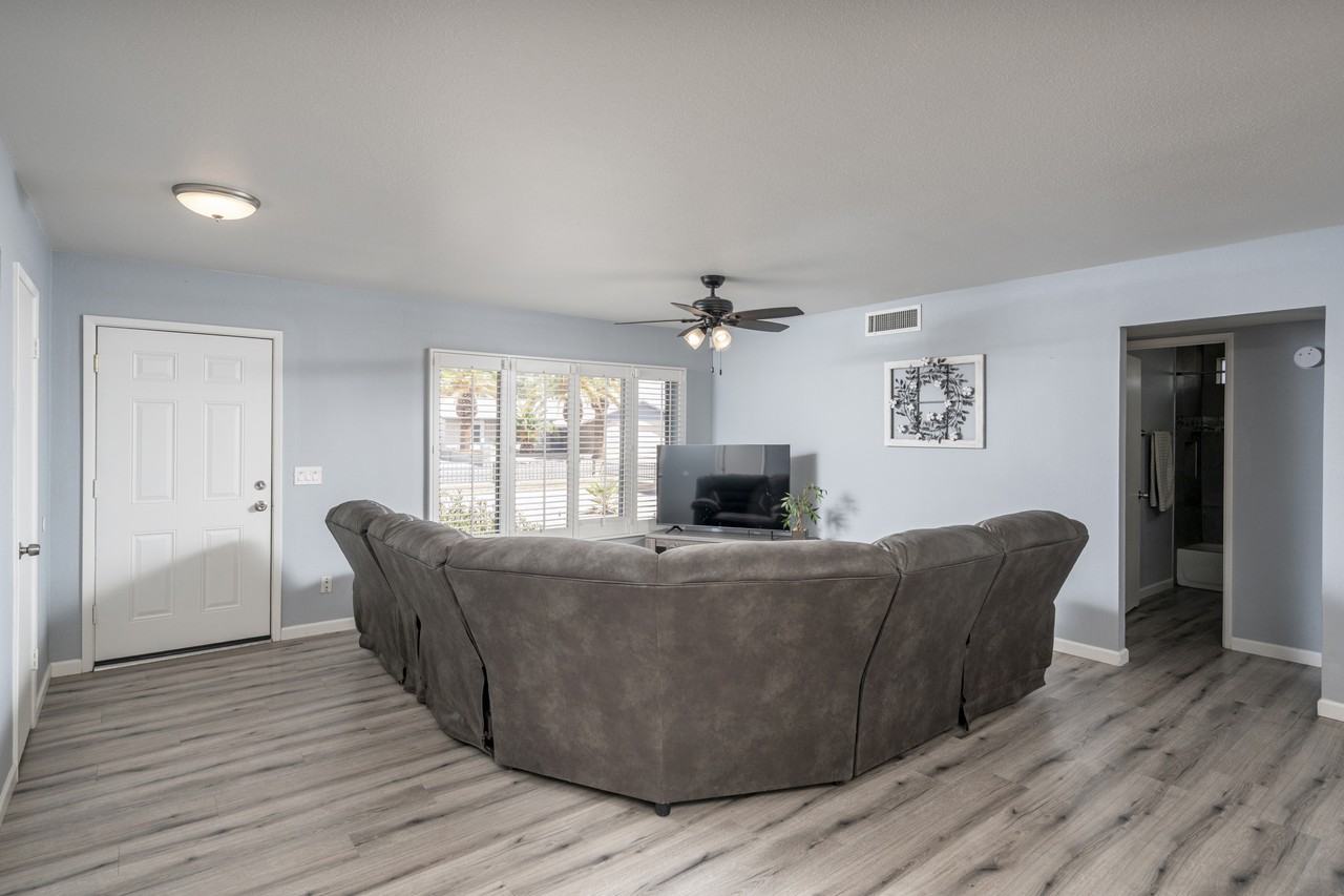 951 La Jolla Drive #1 - Photo 5 of 24