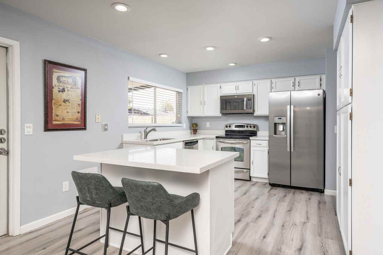 951 La Jolla Drive #1 - Photo 6 of 24