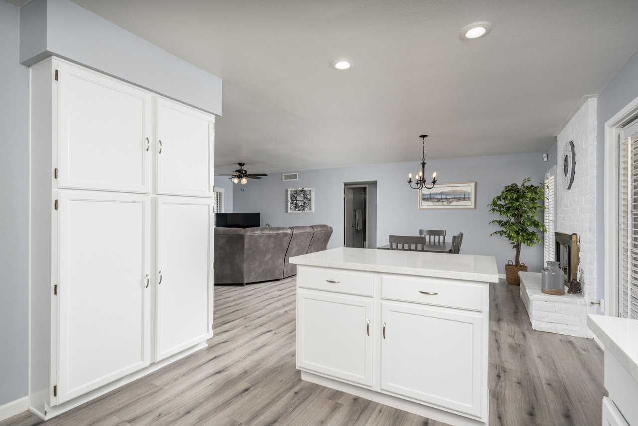 951 La Jolla Drive #1 - Photo 7 of 24