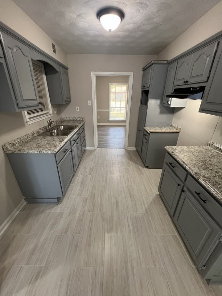 5159 Longmeadow Cove #1 - Photo 5 of 21