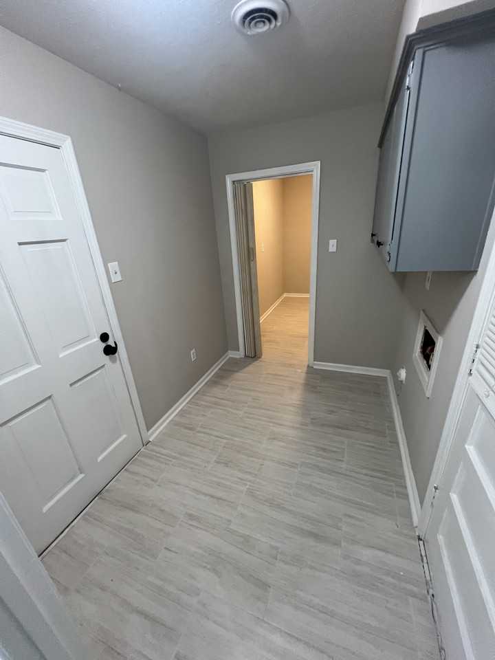 5159 Longmeadow Cove #1 - Photo 7 of 21