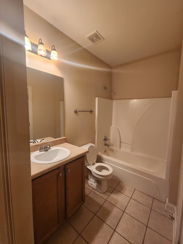 239 Ruth St #1 - Photo 5 of 15