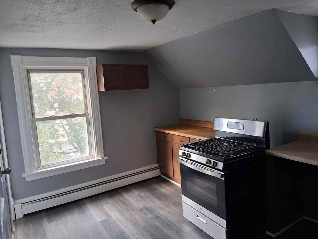 143 Edgewood St #3 - Photo 3 of 10