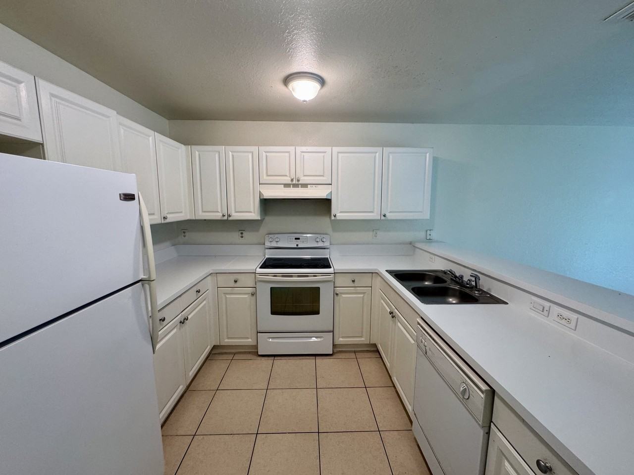 2424 George Ave S #0 - Photo 5 of 14