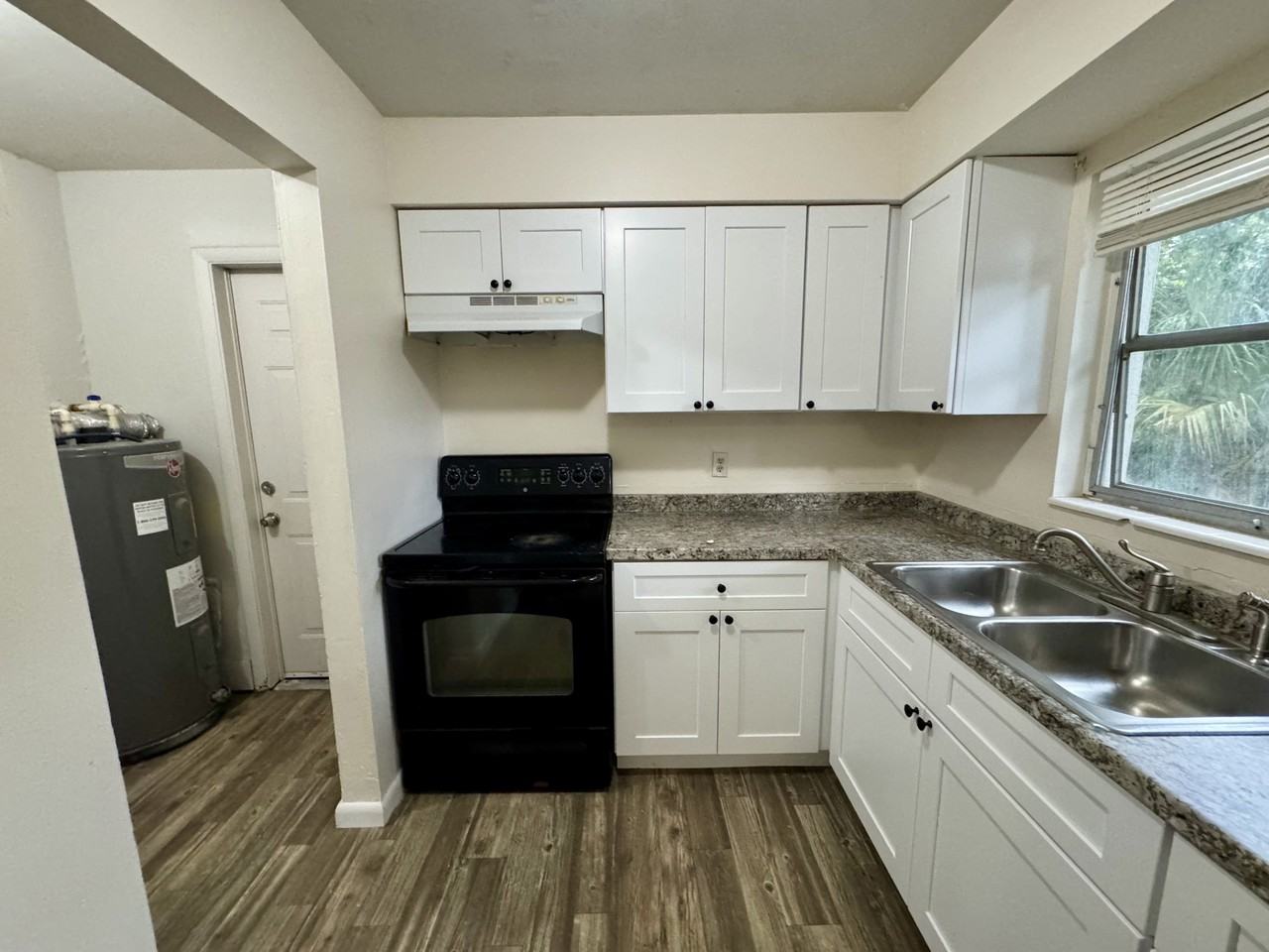 1148 Short Street #0 - Photo 4 of 11