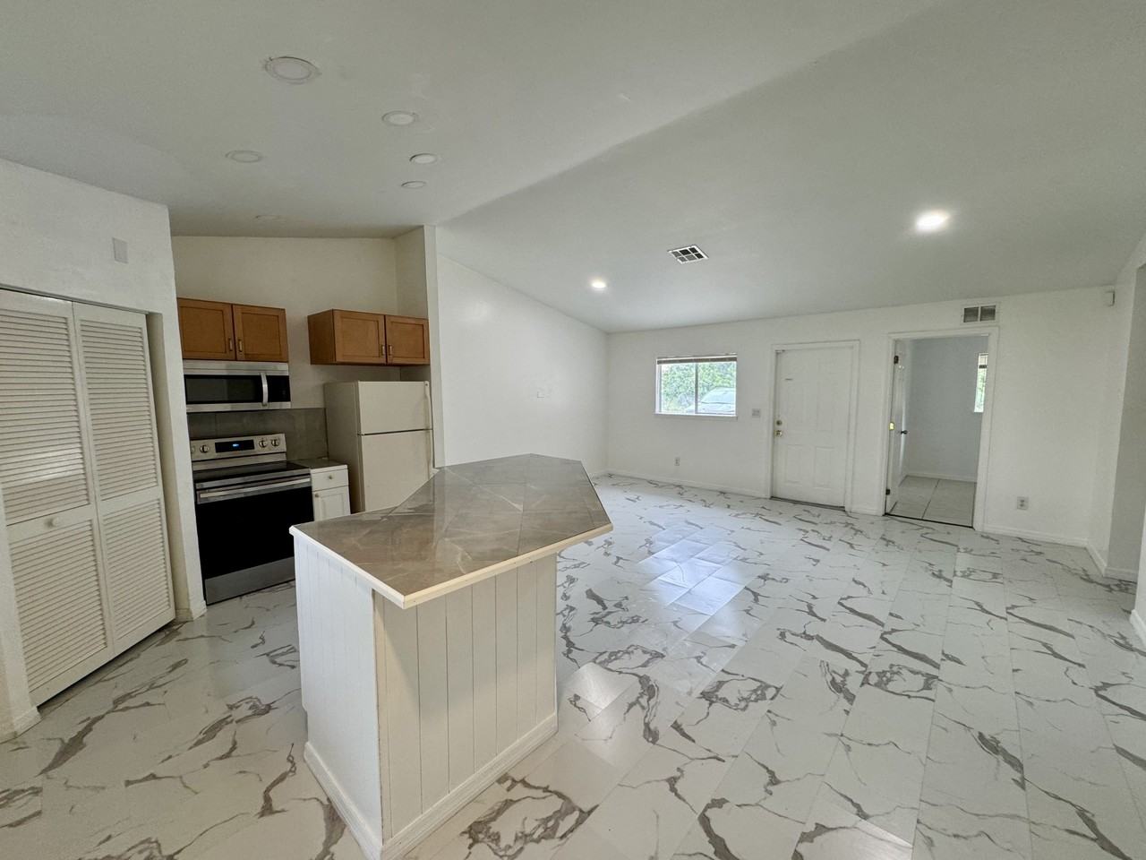 2410 George Ave S #0 - Photo 4 of 26