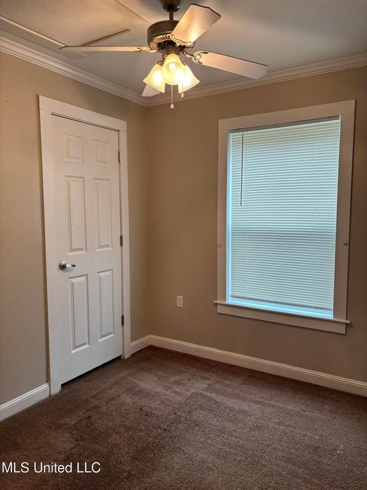 7316 Francis Drive - Photo 7 of 11