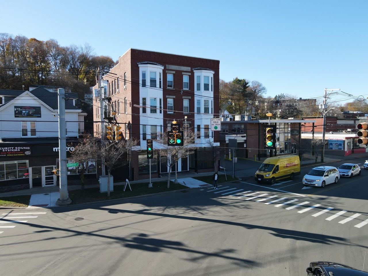 78 Lafayette Sq #15 - Photo 3 of 3