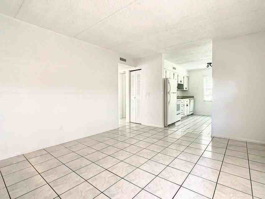 714 Michigan Court #1 - Photo 5 of 24