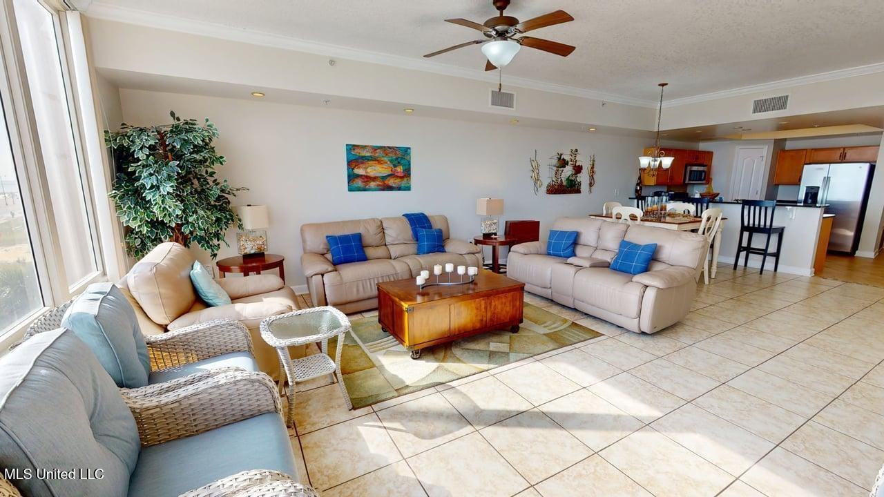 1200 Beach Dr - Photo 4 of 29