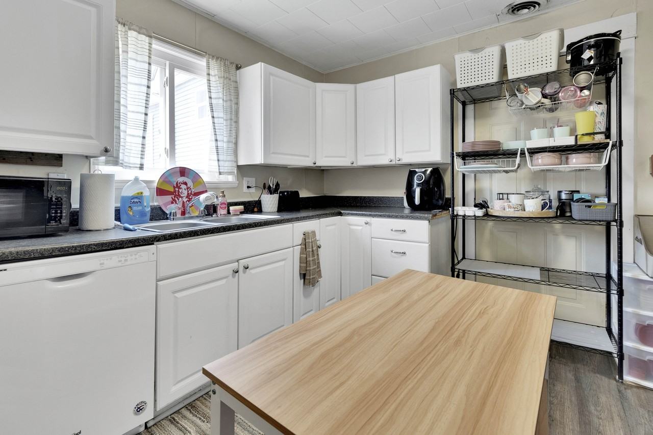 455 Dallas Street #1 - Photo 2 of 33