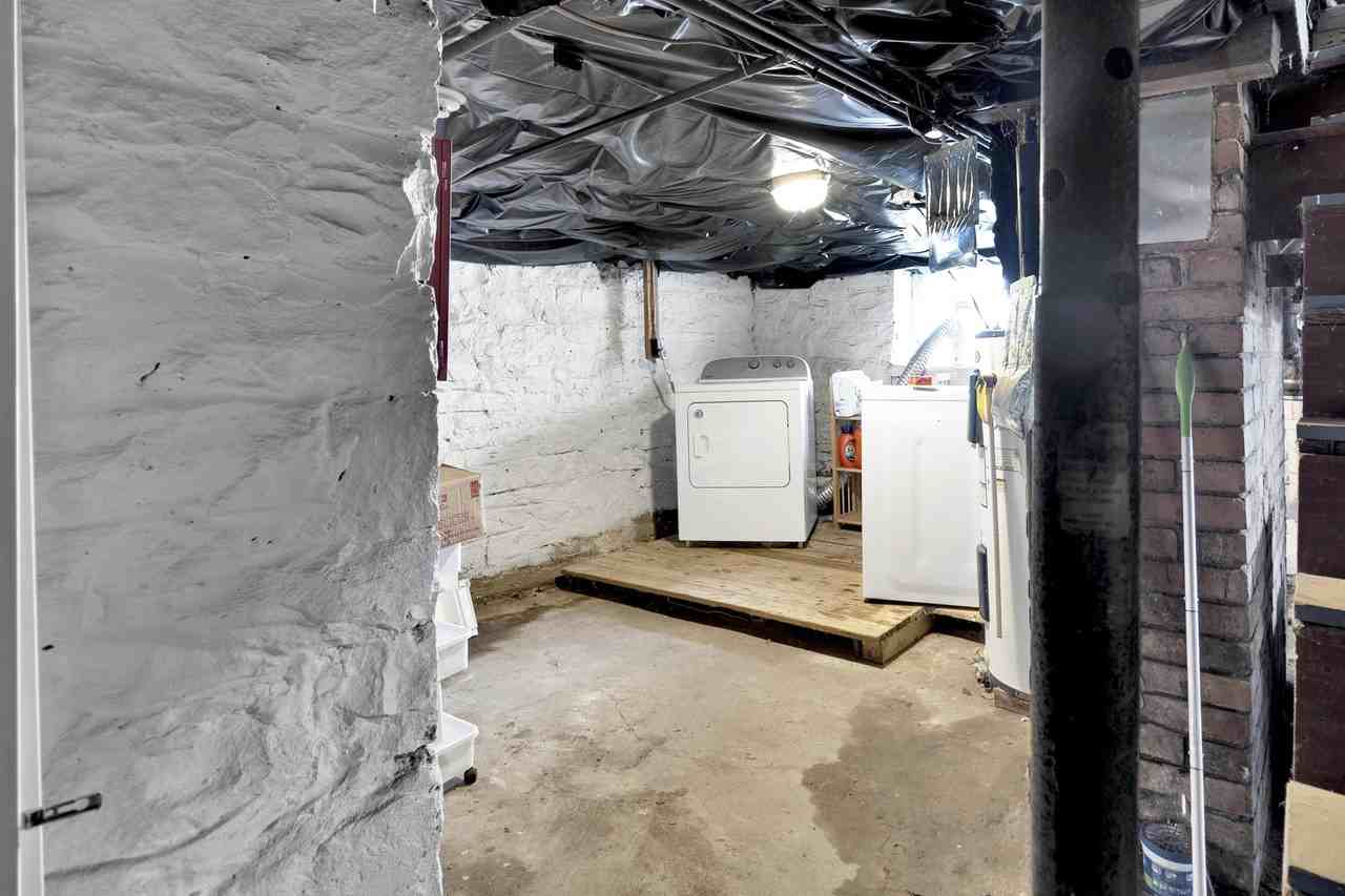 455 Dallas Street #1 - Photo 4 of 33