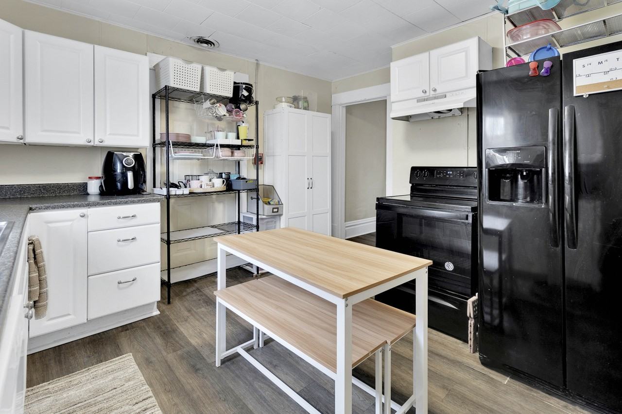 455 Dallas Street #1 - Photo 5 of 33