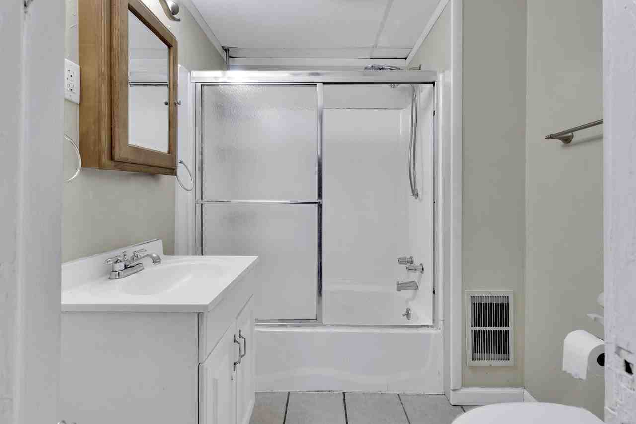 455 Dallas Street #1 - Photo 6 of 33