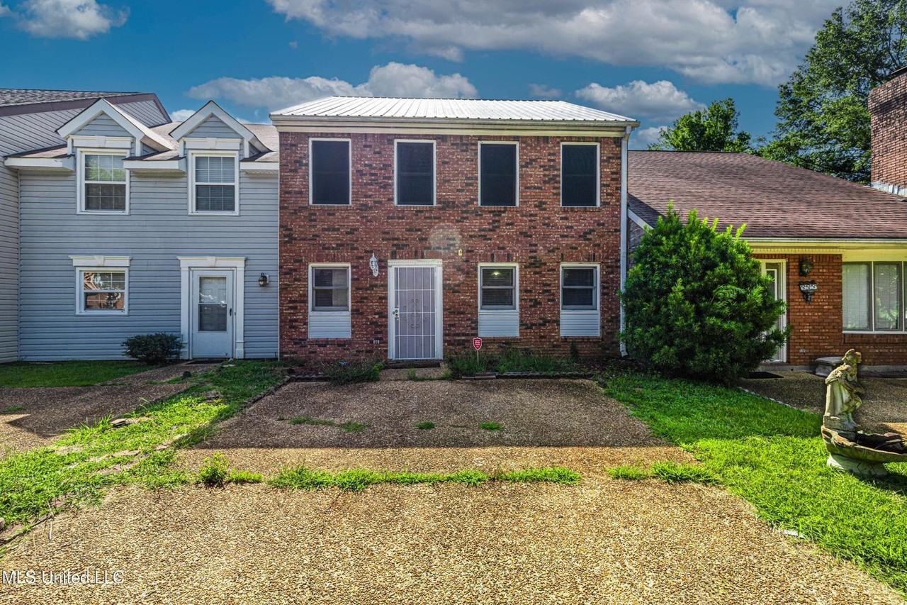 394 Brookwood Lake Place