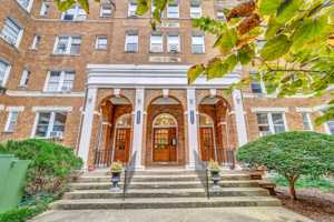 featured image of 1820 1820 Clydesdale Place Northwest - 1Apt 3 #1