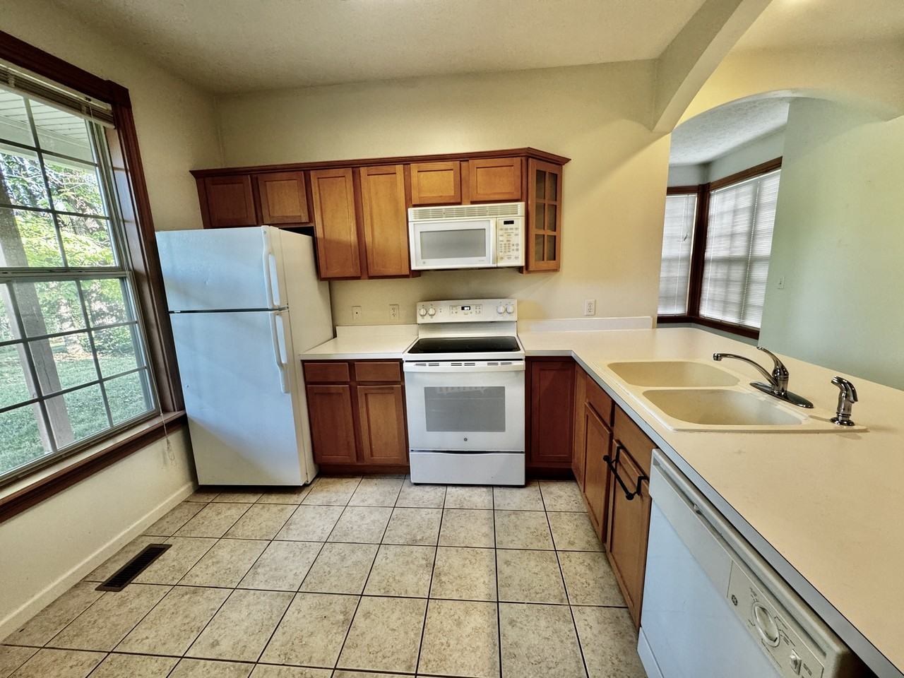 2707 East Garden Path #1 - Photo 5 of 16