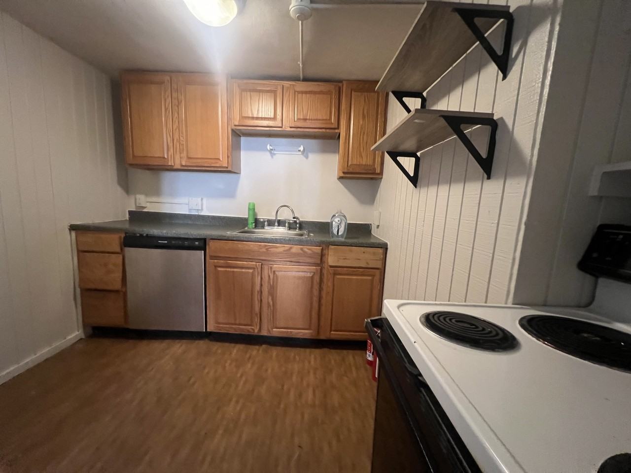 160 6th St #4 - Photo 2 of 10