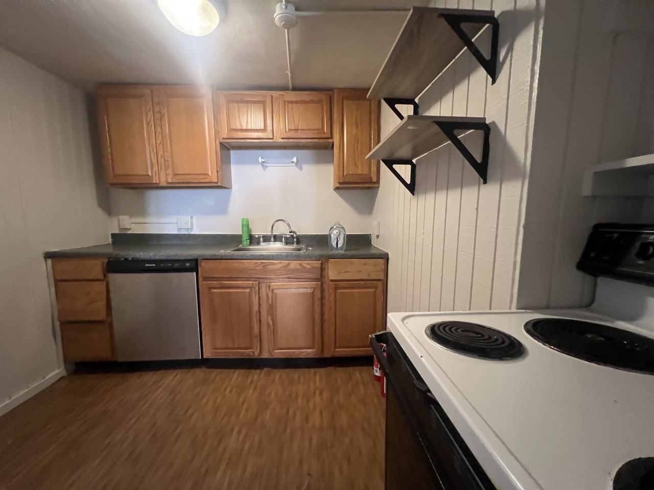 160 6th St #4 - Photo 3 of 10