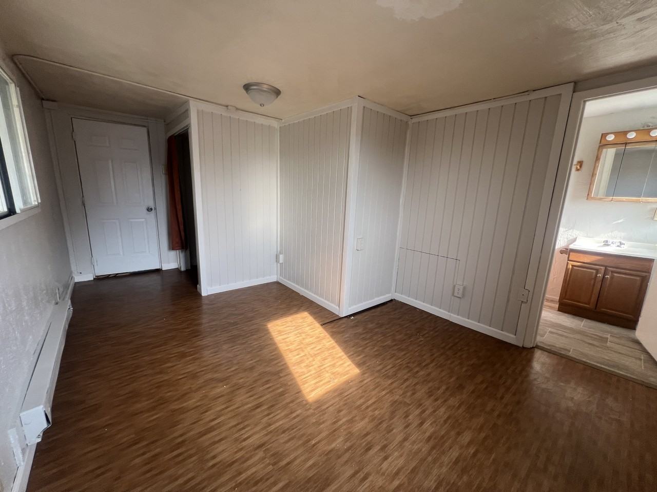 160 6th St #4 - Photo 4 of 10