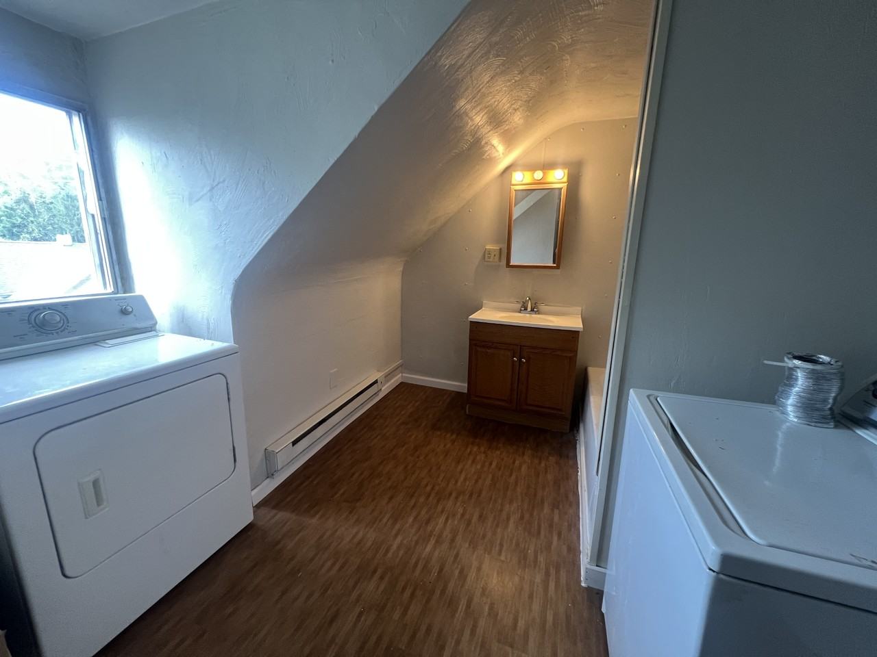 160 6th St #4 - Photo 6 of 10