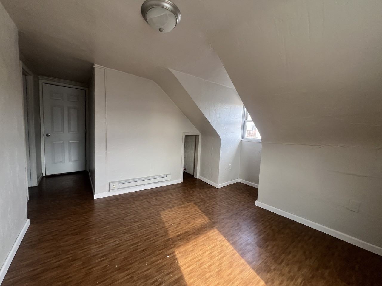 160 6th St #4 - Photo 7 of 10