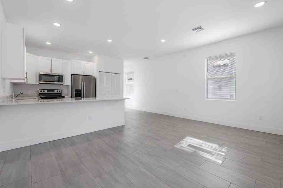 3707 Saginaw Avenue #1 - Photo 5 of 24