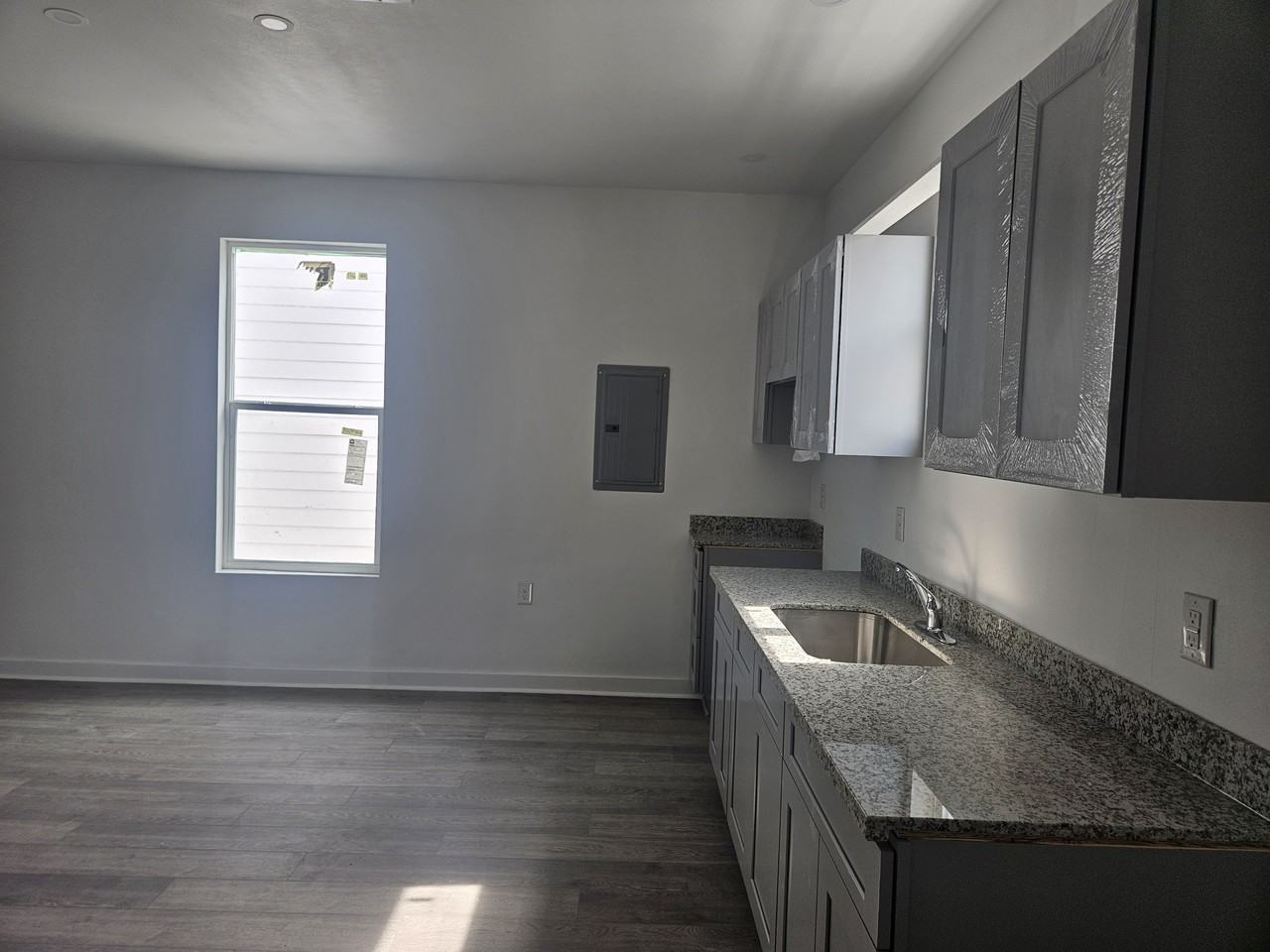 1321 S Rampart St #201 - Photo 6 of 9