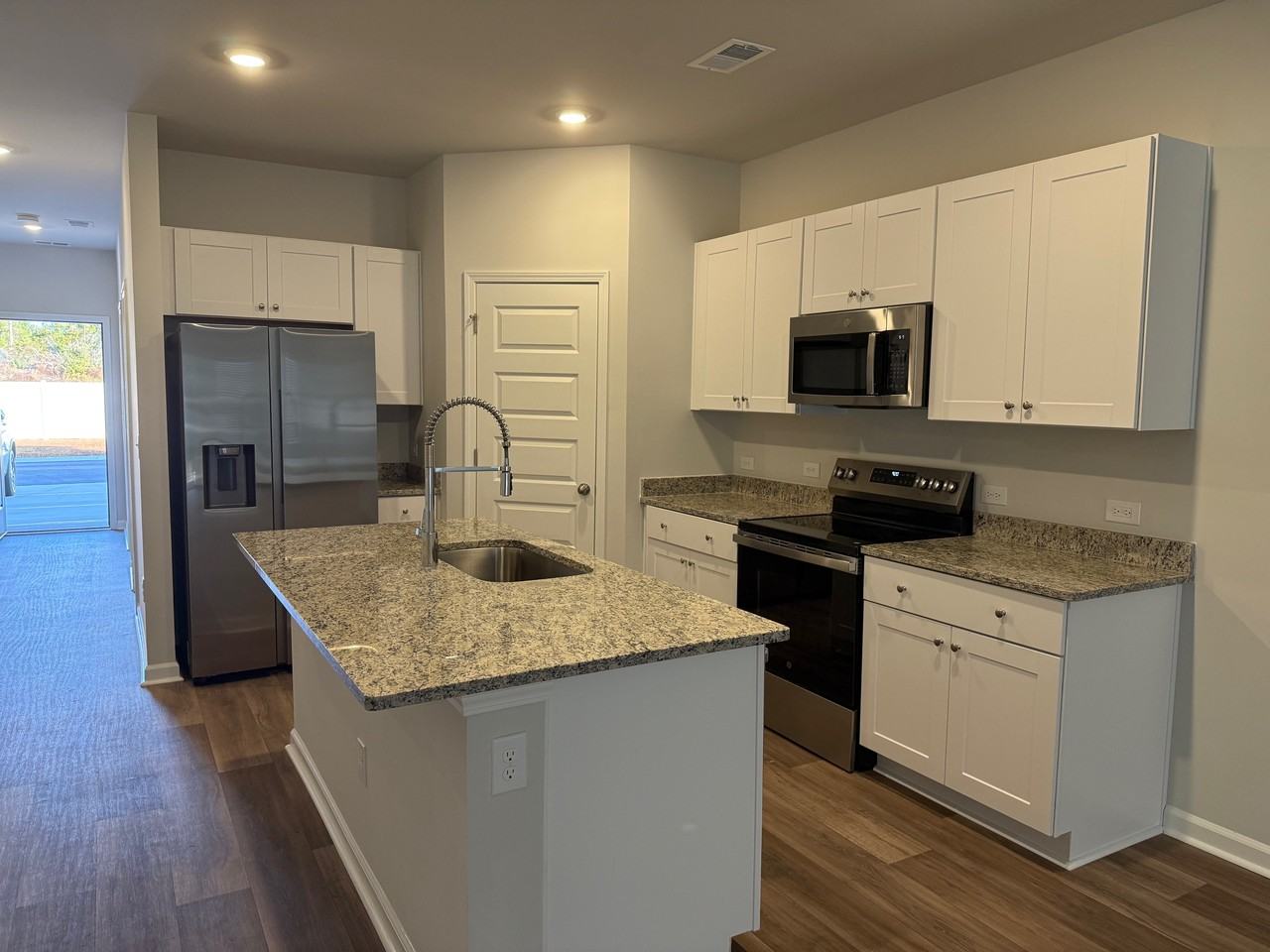 1033 1033 Arborwood Lane - 1Unit 1033 #1 - Photo 3 of 34