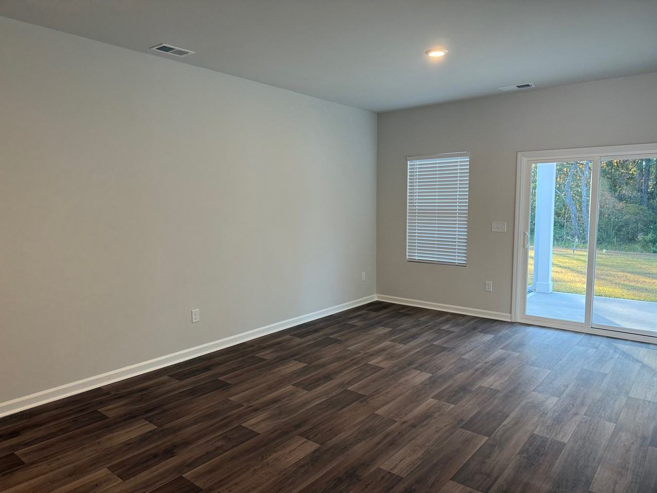 1033 1033 Arborwood Lane - 1Unit 1033 #1 - Photo 4 of 34