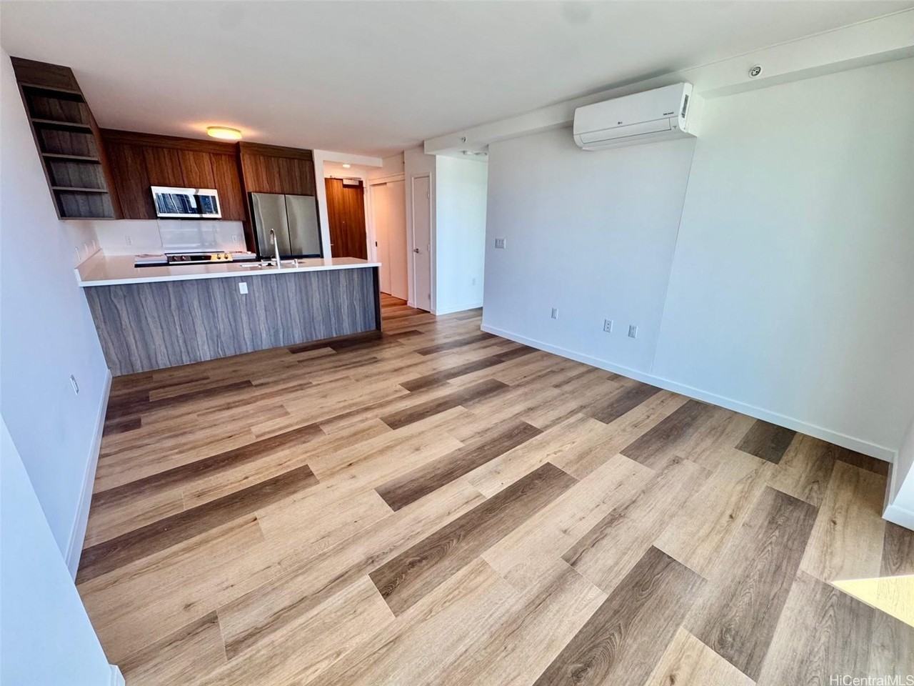 1515 Liona Street #1604 - Photo 4 of 10