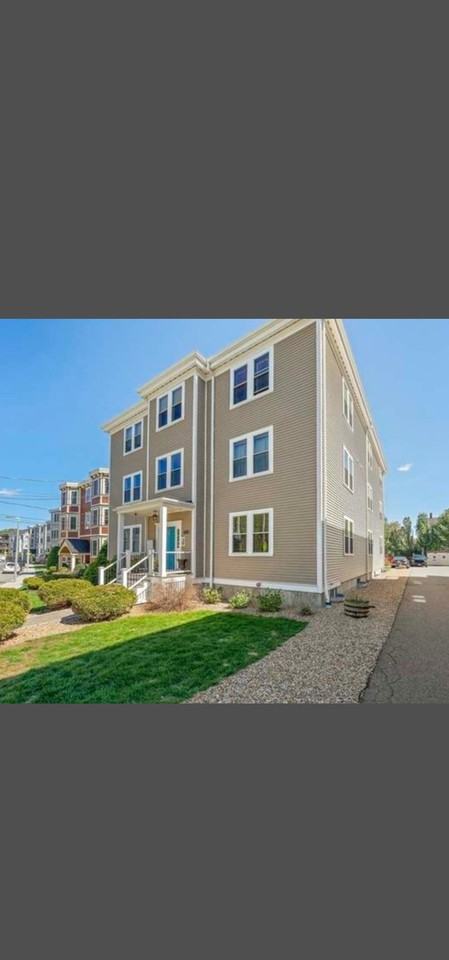 37 Coffey Street #3 - Photo 7 of 17