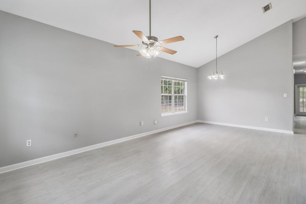 11517 Acorn Dr #1 - Photo 2 of 17