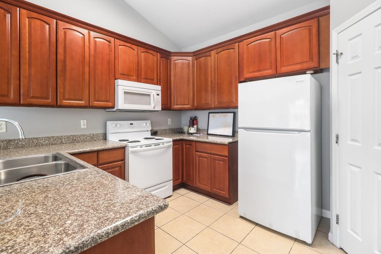 11517 Acorn Dr #1 - Photo 6 of 17