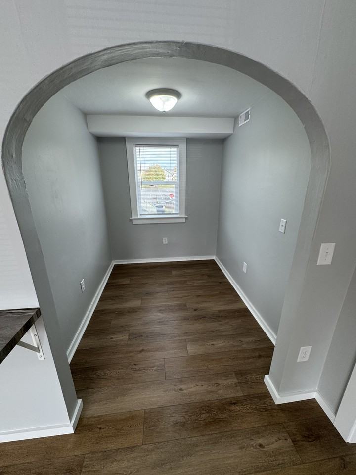 15 1/2 Elm St #2 - Photo 4 of 8