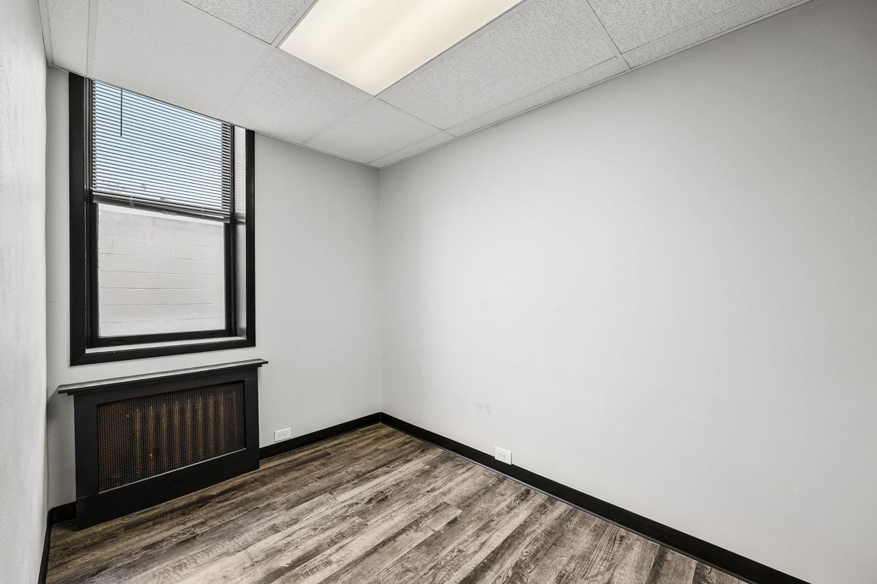 310 N Michigan St #205 - Photo 3 of 15