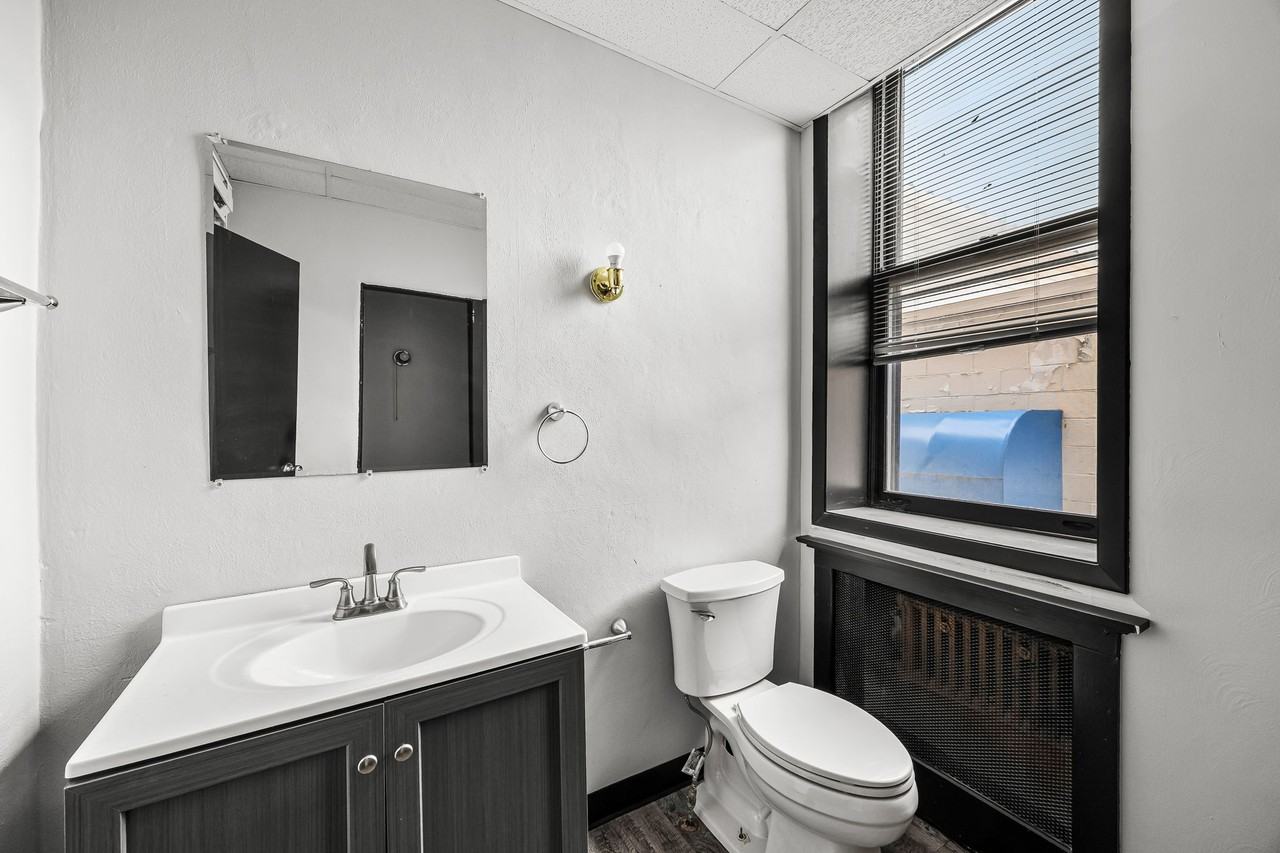 310 N Michigan St #205 - Photo 4 of 15