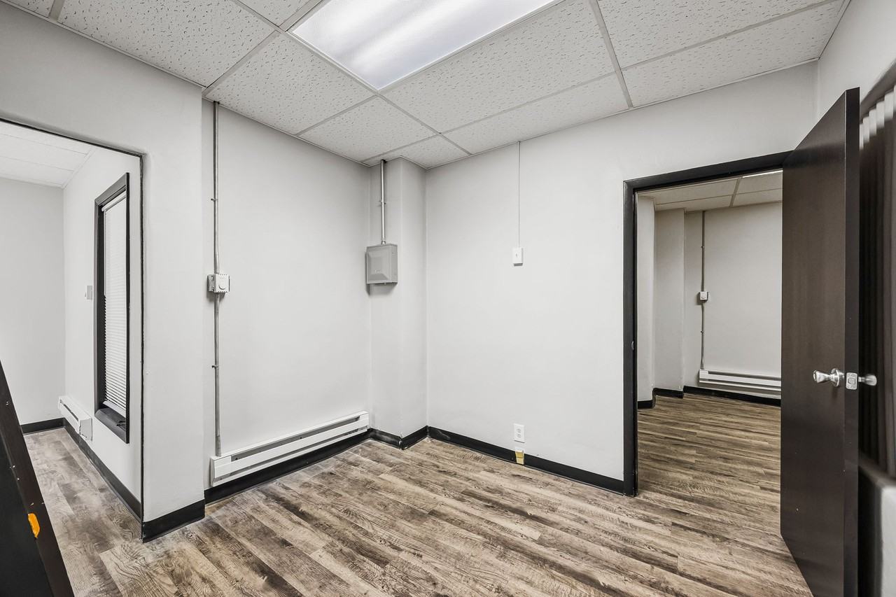 310 N Michigan St #205 - Photo 5 of 15