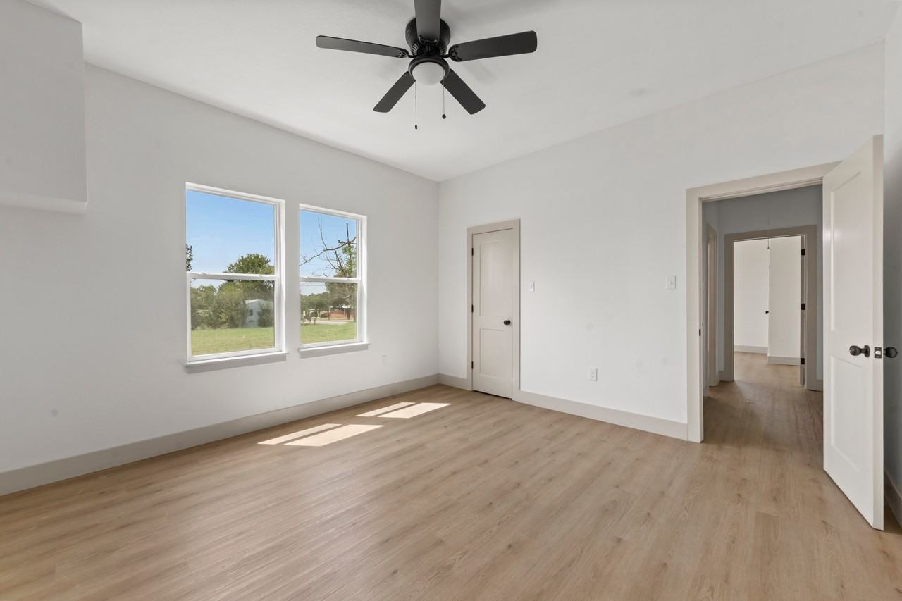 402 East Charles Street #1 - Photo 3 of 15