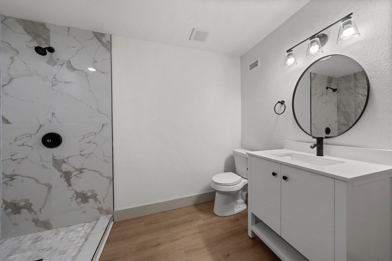 402 East Charles Street #1 - Photo 6 of 15