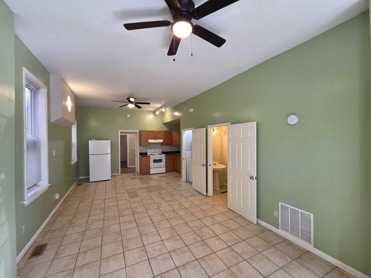 3115 Magnolia Avenue #3115-1stFL - Photo 3 of 10