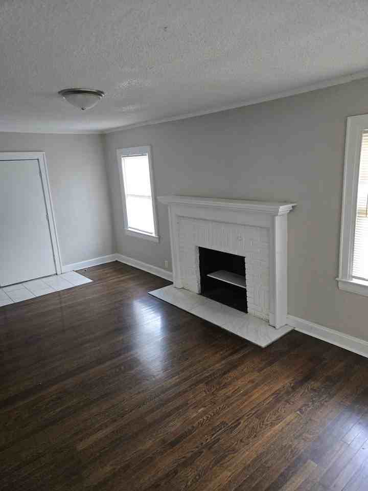 5529 Michigan Ave #1 - Photo 3 of 20