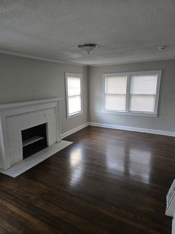 5529 Michigan Ave #1 - Photo 4 of 20