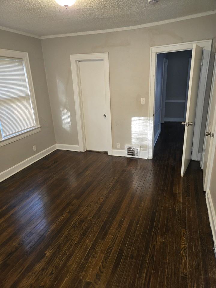 5529 Michigan Ave #1 - Photo 5 of 20