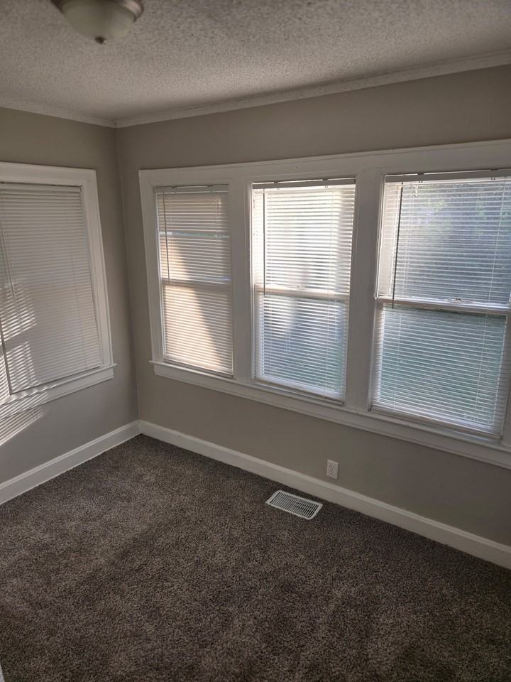 5529 Michigan Ave #1 - Photo 6 of 20