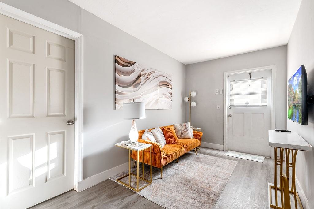 1826 Sherman St #1 - Photo 4 of 23