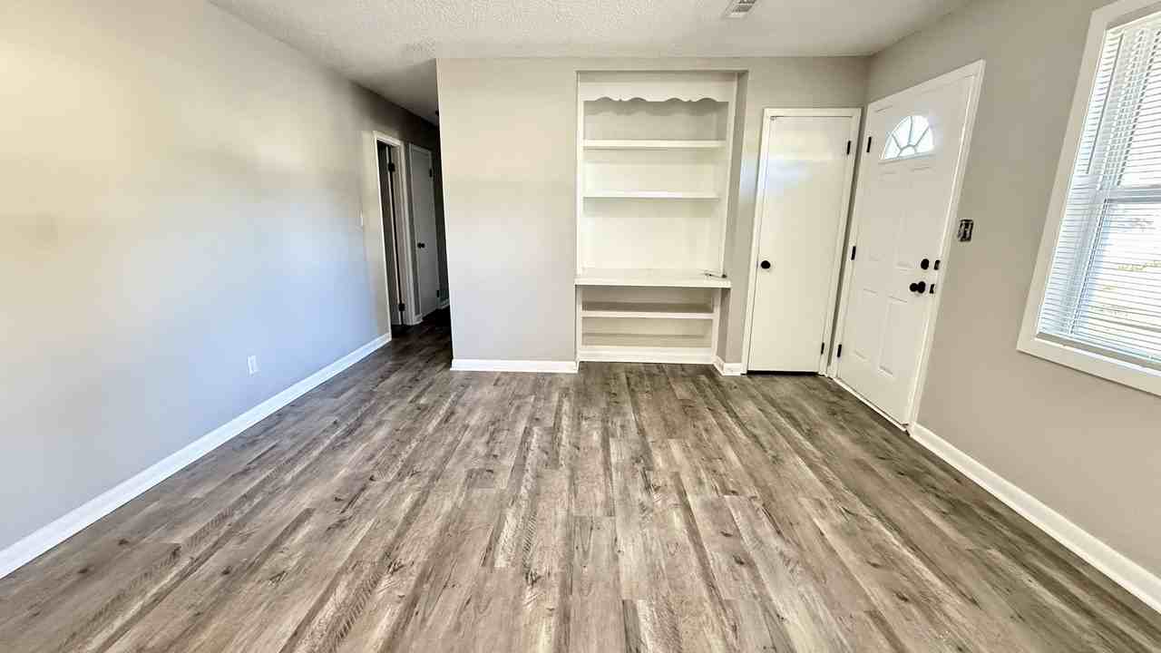 2432 Yorkshire Dr Sw #1 - Photo 5 of 18